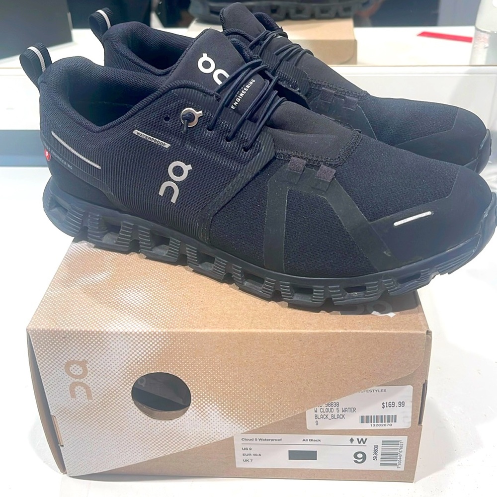 On Cloud Waterproof black on black shoes